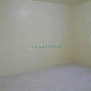 Casa com 70m², 3 dormitórios, 2 vagas, no bairro Galópolis em Caxias do Sul para Alugar
