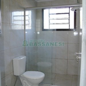Casa com 70m², 3 dormitórios, 2 vagas, no bairro Galópolis em Caxias do Sul para Alugar