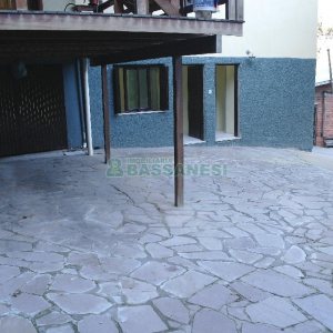 Casa com 70m², 3 dormitórios, 2 vagas, no bairro Galópolis em Caxias do Sul para Alugar