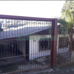 Casa com 80m², 2 dormitórios, 1 vaga, no bairro Planalto em Caxias do Sul para Comprar