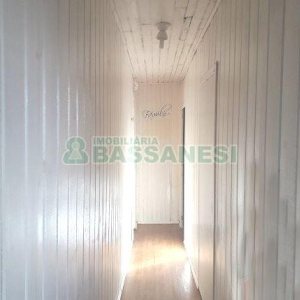 Casa com 80m², 2 dormitórios, 1 vaga, no bairro Planalto em Caxias do Sul para Comprar