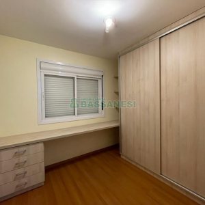 Apartamento com 52m², 2 dormitórios, 1 vaga, no bairro Desvio Rizzo em Caxias do Sul para Alugar