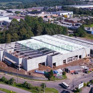 Pavilhão com 3303m², no bairro Cidade Nova em Caxias do Sul para Alugar