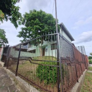 Casa com 130m², 3 dormitórios, 2 vagas, no bairro Santa Lúcia em Caxias do Sul para Alugar