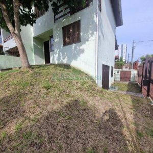 Casa com 130m², 3 dormitórios, 2 vagas, no bairro Santa Lúcia em Caxias do Sul para Alugar