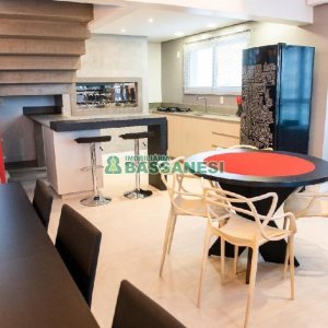 Apto Mobiliado com 45m², 1 dormitório, 1 vaga, no bairro Lourdes em Caxias do Sul para Alugar