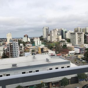 Apto Mobiliado com 45m², 1 dormitório, 1 vaga, no bairro Lourdes em Caxias do Sul para Alugar