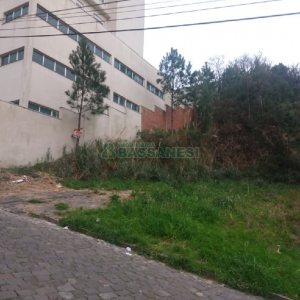 Terreno com 360m², no bairro Charqueadas em Caxias do Sul para Comprar