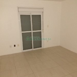Casa com 200m², 3 dormitórios, 2 vagas, no bairro Colina Sorriso em Caxias do Sul para Comprar