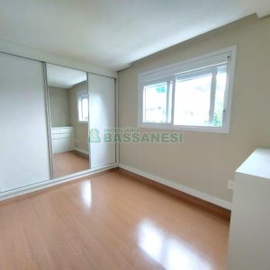 Apartamento com 41m², 1 dormitório, 1 vaga, no bairro Lourdes em Caxias do Sul para Comprar