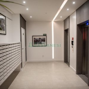 Apto Mobiliado com 40m², 1 dormitório, 1 vaga, no bairro Centro em Caxias do Sul para Comprar