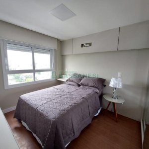 Apto Mobiliado com 40m², 1 dormitório, 1 vaga, no bairro Lourdes em Caxias do Sul para Comprar