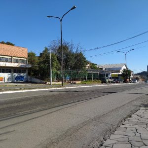 Loja com 564m², 1 vaga, no bairro Cristo Redentor em Caxias do Sul para Alugar