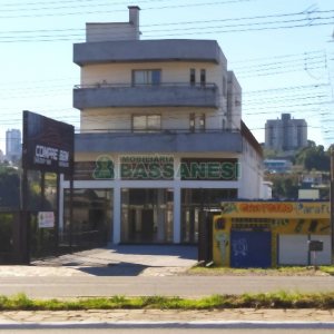 Loja com 564m², 1 vaga, no bairro Cristo Redentor em Caxias do Sul para Alugar