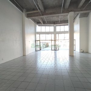 Loja com 564m², 1 vaga, no bairro Cristo Redentor em Caxias do Sul para Alugar