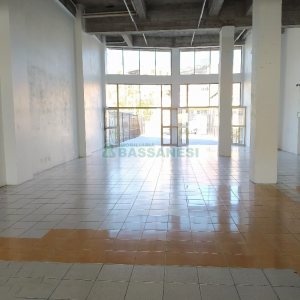 Loja com 564m², 1 vaga, no bairro Cristo Redentor em Caxias do Sul para Alugar