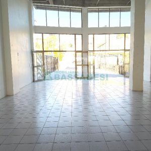 Loja com 564m², 1 vaga, no bairro Cristo Redentor em Caxias do Sul para Alugar