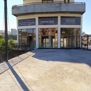 Loja com 564m², 1 vaga, no bairro Cristo Redentor em Caxias do Sul para Alugar