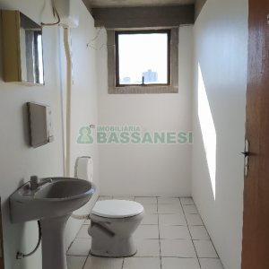 Loja com 564m², 1 vaga, no bairro Cristo Redentor em Caxias do Sul para Alugar