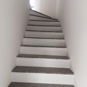 Sobrado com 86m², 2 dormitórios, 2 vagas, no bairro Nossa Senhora da Saúde em Caxias do Sul para Comprar