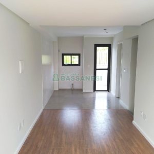 Sobrado com 86m², 2 dormitórios, 2 vagas, no bairro Nossa Senhora da Saúde em Caxias do Sul para Comprar