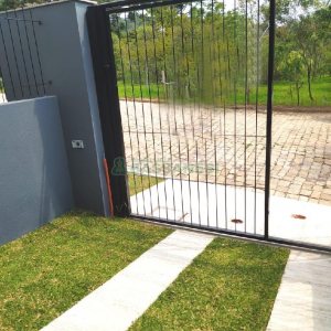 Sobrado com 86m², 2 dormitórios, 2 vagas, no bairro Nossa Senhora da Saúde em Caxias do Sul para Comprar