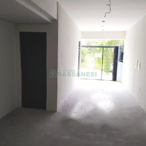 Sobrado com 86m², 2 dormitórios, 1 vaga, no bairro Nossa Senhora da Saúde em Caxias do Sul para Comprar