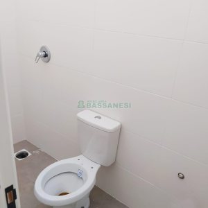 Sobrado com 86m², 2 dormitórios, 1 vaga, no bairro Nossa Senhora da Saúde em Caxias do Sul para Comprar