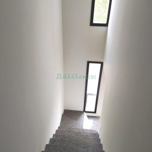 Sobrado com 86m², 2 dormitórios, 1 vaga, no bairro Nossa Senhora da Saúde em Caxias do Sul para Comprar