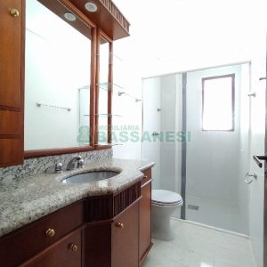 Apartamento com 189m², 3 dormitórios, 2 vagas, no bairro Centro em Caxias do Sul para Comprar