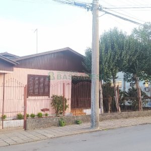 Casa com 80m², 2 dormitórios, 1 vaga, no bairro Kayser em Caxias do Sul para Comprar