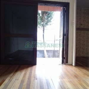 Casa com 80m², 2 dormitórios, 1 vaga, no bairro Kayser em Caxias do Sul para Comprar