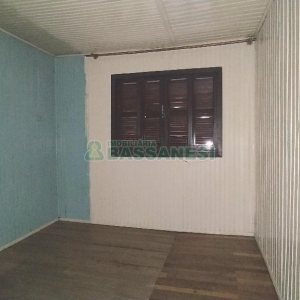 Casa com 80m², 2 dormitórios, 1 vaga, no bairro Kayser em Caxias do Sul para Comprar