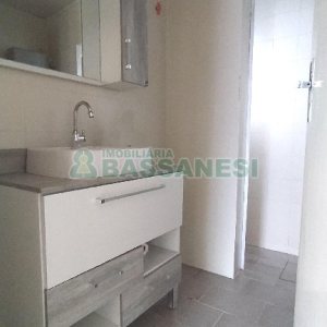 Casa com 80m², 2 dormitórios, 1 vaga, no bairro Kayser em Caxias do Sul para Comprar