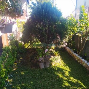 Casa com 80m², 2 dormitórios, 1 vaga, no bairro Kayser em Caxias do Sul para Comprar