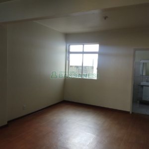 Sala com 41m², no bairro Centro em Caxias do Sul para Comprar