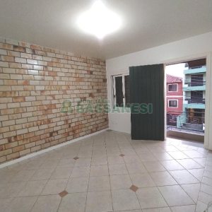 Casa com 195m², 3 dormitórios, 4 vagas, no bairro Santa Catarina em Caxias do Sul para Alugar