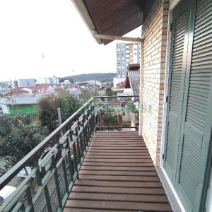 Casa com 195m², 3 dormitórios, 4 vagas, no bairro Santa Catarina em Caxias do Sul para Alugar