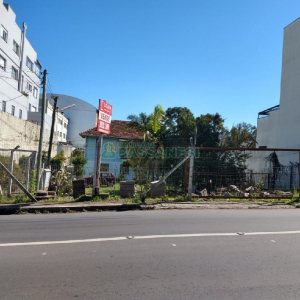 Casa com 200m², 3 dormitórios, 1 vaga, no bairro Santa Catarina em Caxias do Sul para Comprar