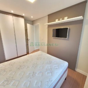 Apto Mobiliado com 35m², 1 dormitório, 1 vaga, no bairro Lourdes em Caxias do Sul para Alugar