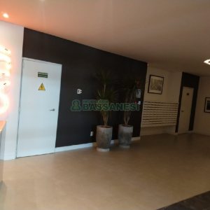 Apto Mobiliado com 35m², 1 dormitório, 1 vaga, no bairro Lourdes em Caxias do Sul para Alugar