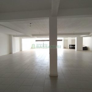 Loja com 485m², no bairro Villagio Iguatemi em Caxias do Sul para Alugar