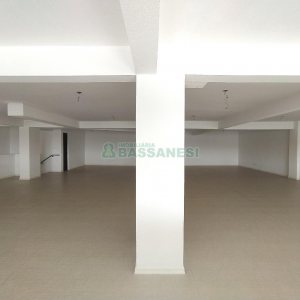 Loja com 485m², no bairro Villagio Iguatemi em Caxias do Sul para Alugar