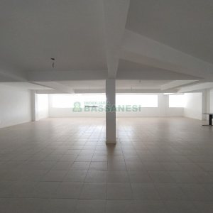 Loja com 485m², no bairro Villagio Iguatemi em Caxias do Sul para Alugar