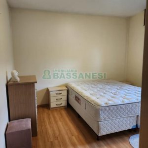 Apartamento com 74m², 2 dormitórios, 1 vaga, no bairro Madureira em Caxias do Sul para Comprar