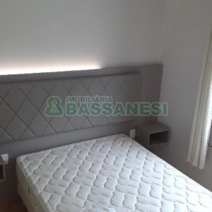 Apto Mobiliado com 74m², 2 dormitórios, 1 vaga, no bairro Sagrada Família em Caxias do Sul para Comprar