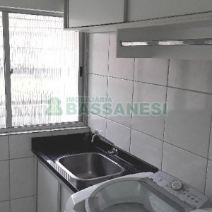Apto Mobiliado com 74m², 2 dormitórios, 1 vaga, no bairro Sagrada Família em Caxias do Sul para Comprar