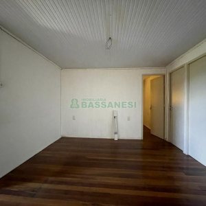 Casa com 108m², 3 dormitórios, 1 vaga, no bairro Santa Corona em Caxias do Sul para Comprar
