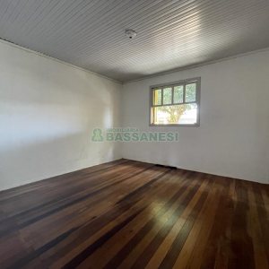 Casa com 108m², 3 dormitórios, 1 vaga, no bairro Santa Corona em Caxias do Sul para Comprar