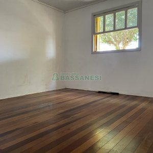 Casa com 108m², 3 dormitórios, 1 vaga, no bairro Santa Corona em Caxias do Sul para Comprar